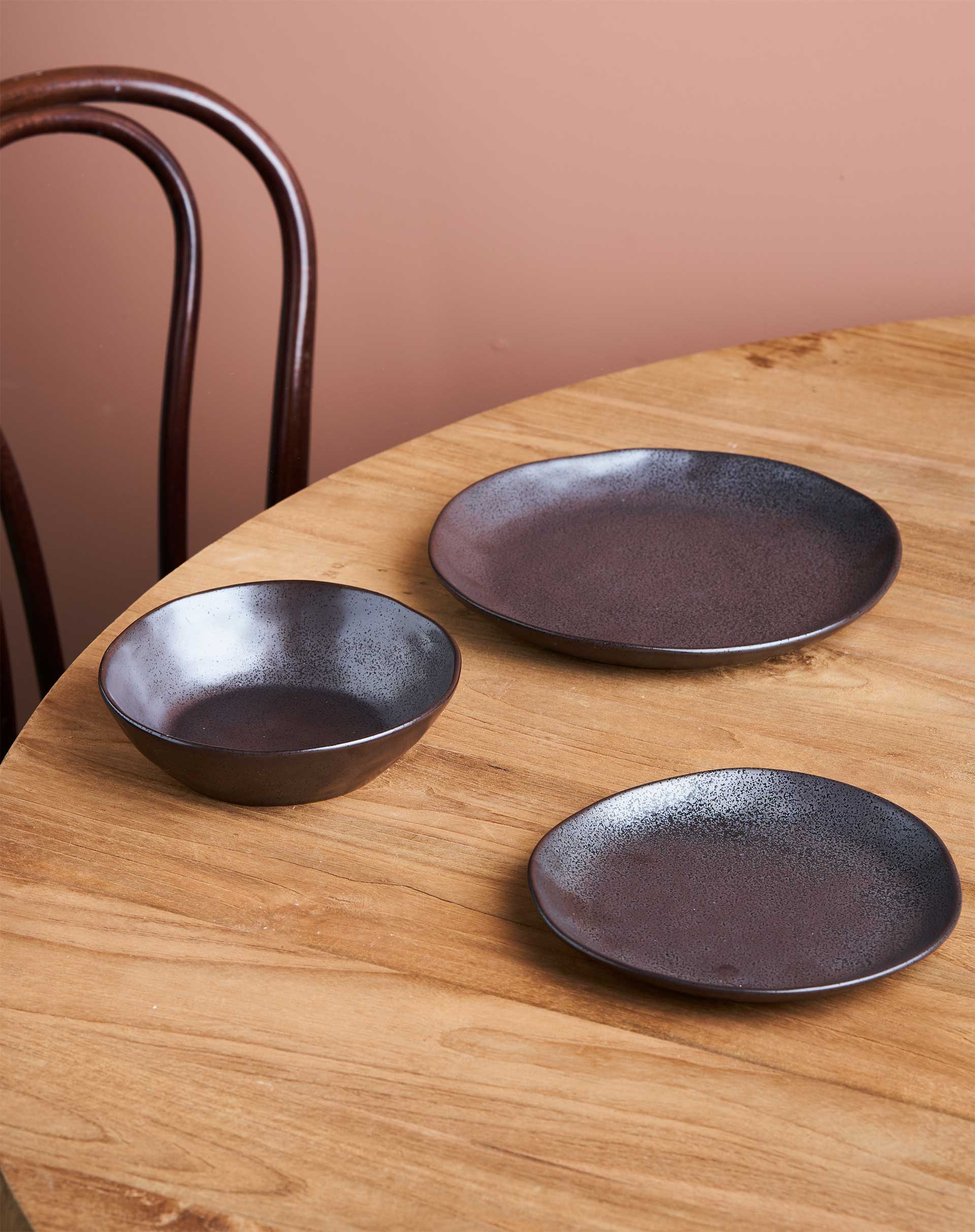 Earth Dinner Plates / Black - Image 2